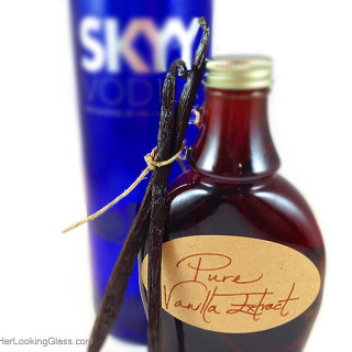 DIY Pure Vanilla Extract lends deep, authentic flavor to cakes, cookies, candy, ice cream & a million other treats. 2 ingredients. 5 minutes. Great gift!