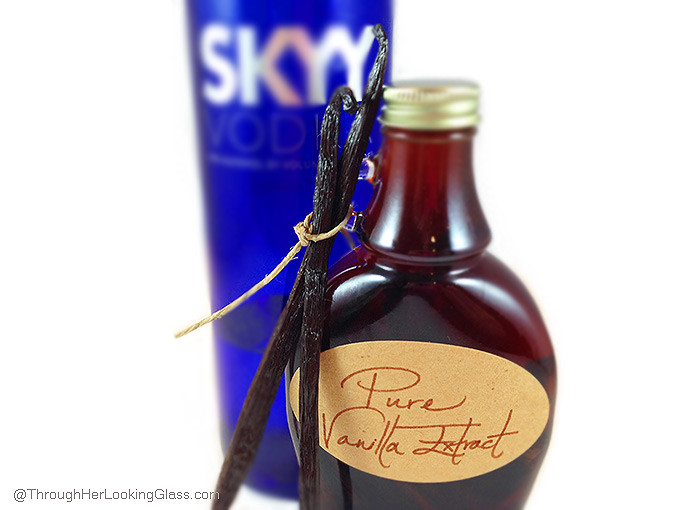 DIY Pure Vanilla Extract lends deep, authentic flavor to cakes, cookies, candy, ice cream & a million other treats. 2 ingredients. 5 minutes. Great gift!