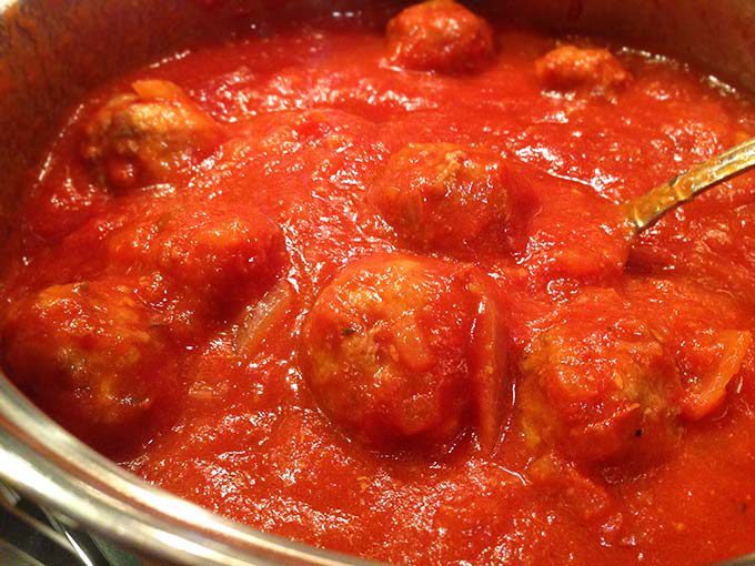 Homemade Italian Meatballs & Sauce. Fresh wholesome ingredients: garlic, fresh parsley, Italian bread crumbs and freshly grated parmesan. Mangi!