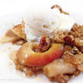 Mama's Best Apple Crisp: traditional apple crisp. Tender apples, crispy topping! Surprise ingredients: orange juice and vanilla. Best apple crisp ever!