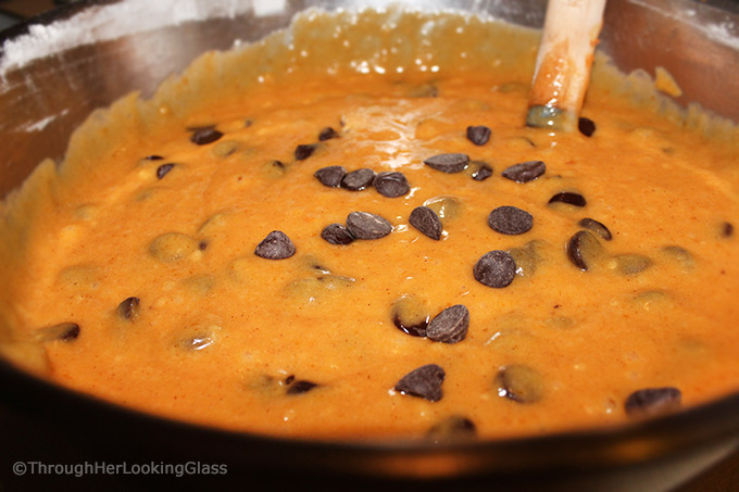 Pumpkin Chocolate Chip Bread: moist and tender pumpkin bread, studded throughout with chocolate chips! Perfect sweet nibble with a cup of tea.