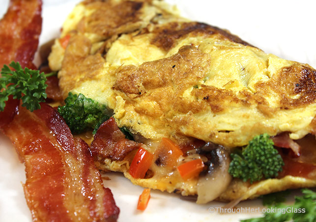 How To Make the Perfect Omelette! If you love ordering a classic omelette out but are intimidated by the process at home, this is for you! Omelettes are a super easy, protein-filled and nutritious meal for any time of day.