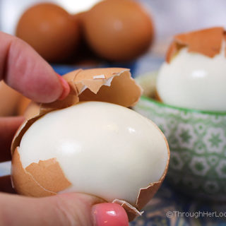peeling hard boiled eggs